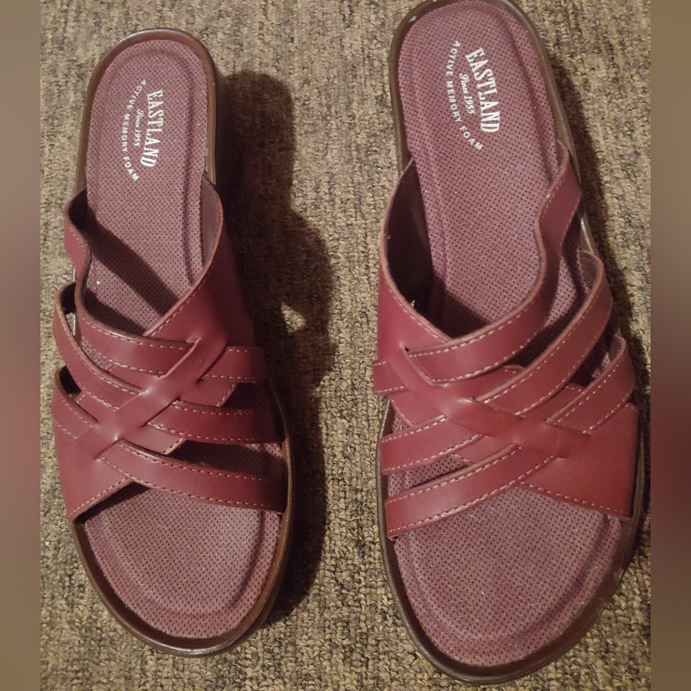 Eastland Poppy sandal in cinnamon in Size 11